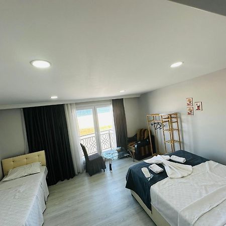 Holiday Beach Hotel Arnavutkoy Exterior foto